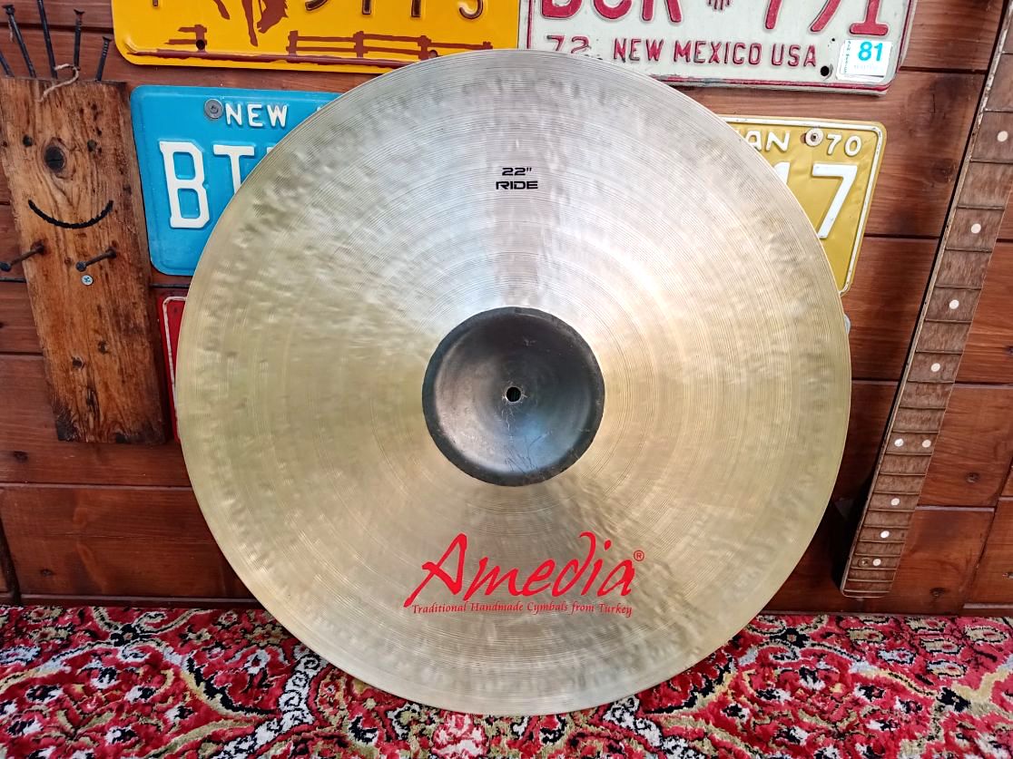 AMEDIA Oniks 22” Ride. New.