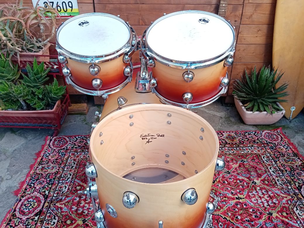 DRUMSOUND Evolution 20"x18", 10"x7", 12"x8", 14"x13", used.