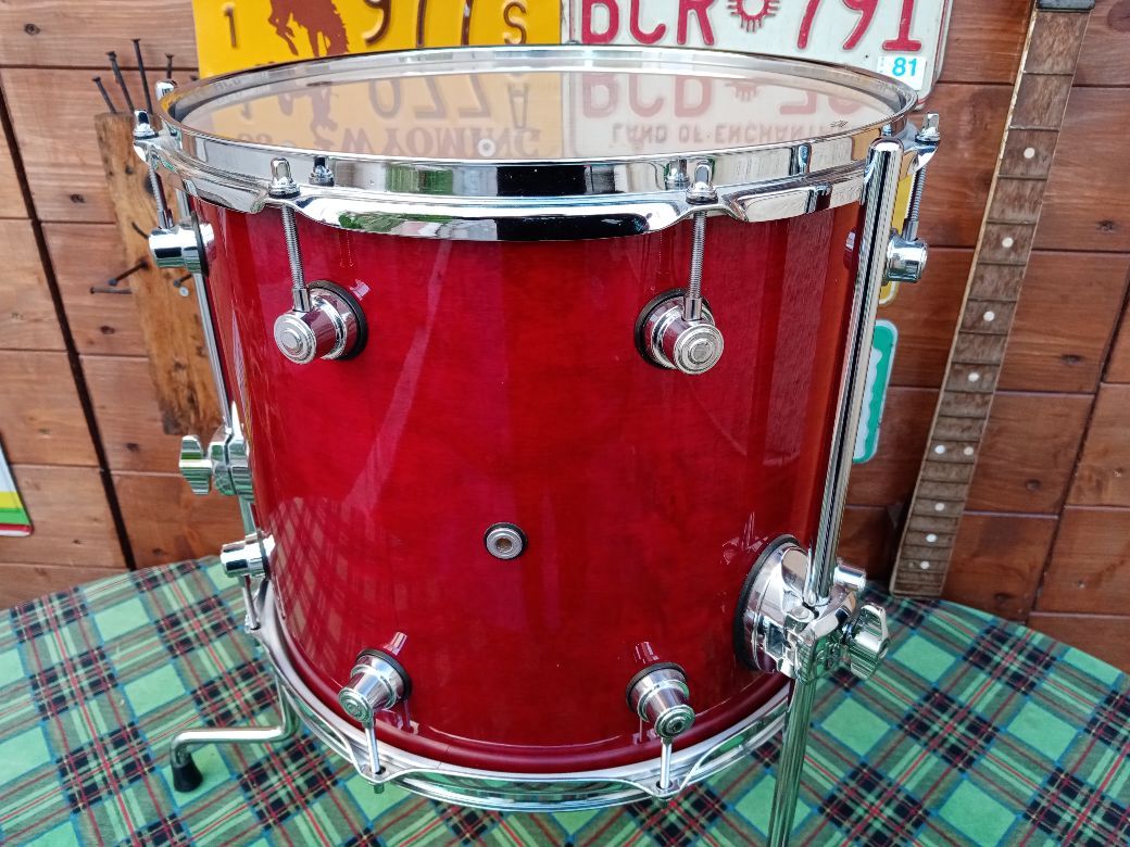 DW Design 14”x12” floor tom.