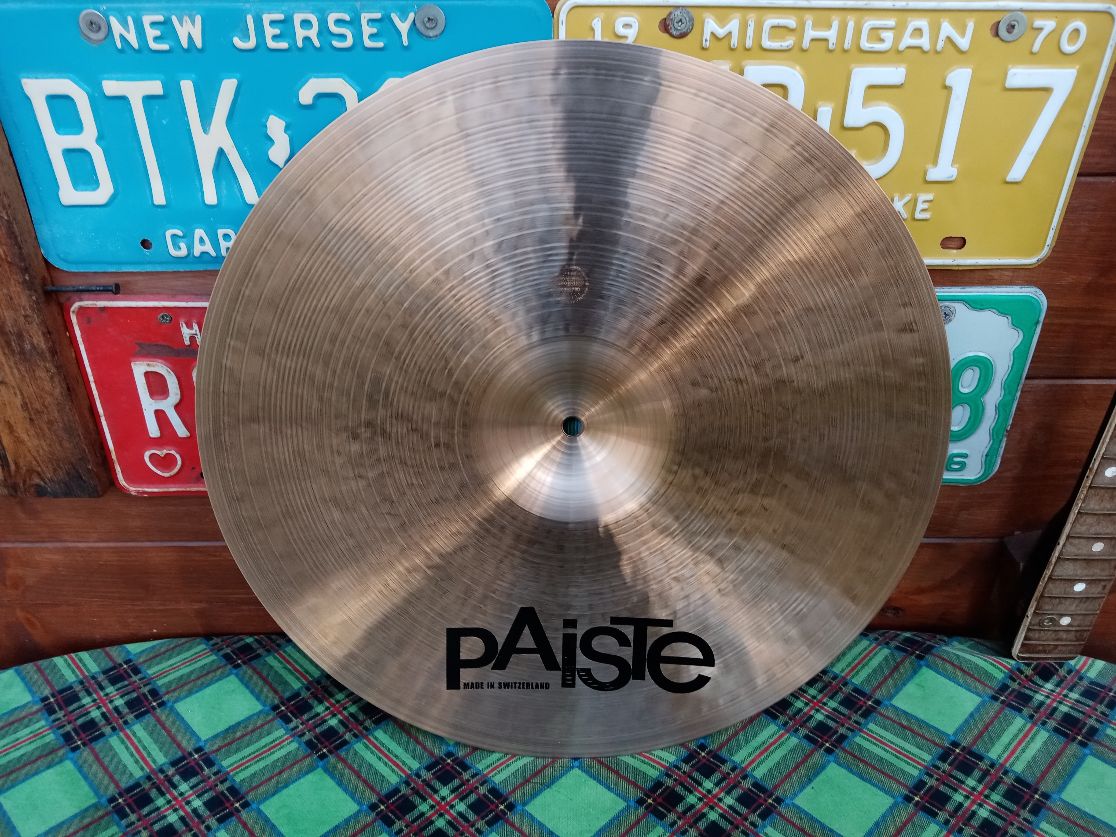 PAISTE 2002 Big Beat 18”.