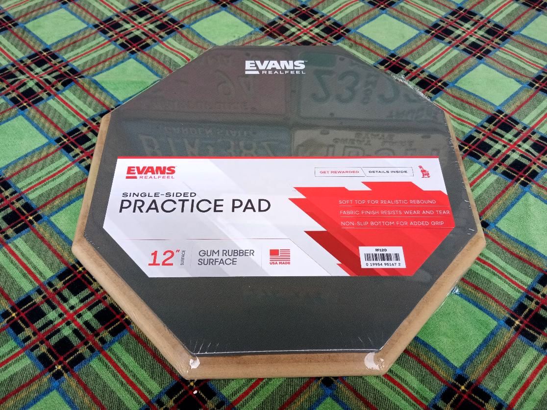 EVANS 12"Real Feel Drum practice pad.