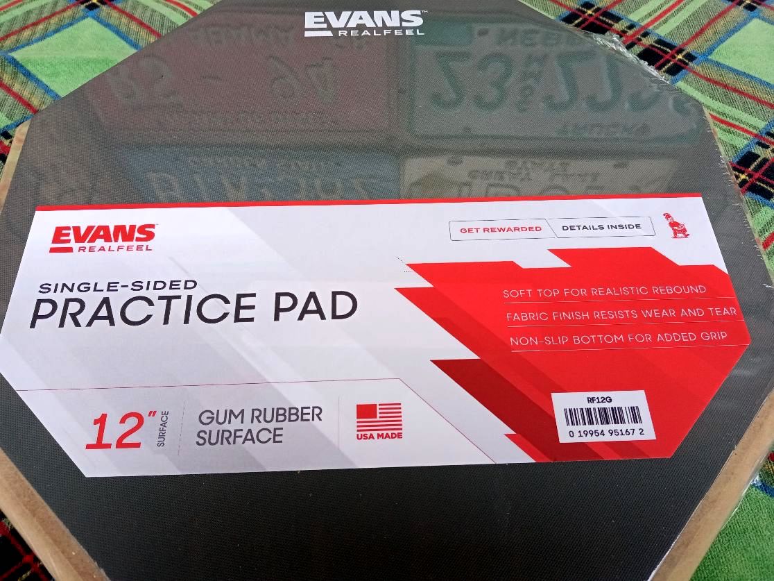 EVANS 12"Real Feel Drum practice pad.