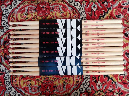 VIC FIRTH American Classic 2B.