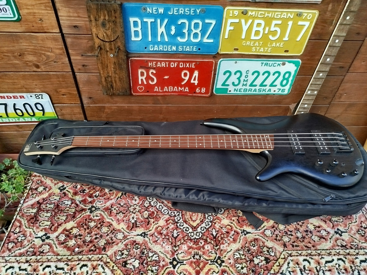 IBANEZ SR300EB Weathered Black Left-Handed, Used.
