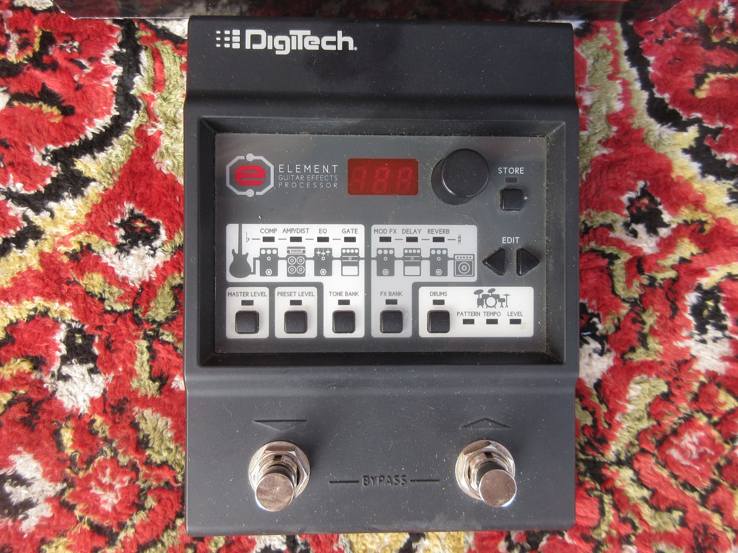 DIGITECH Element ELMTV-01 Processore multieffetto chitarra, usato.