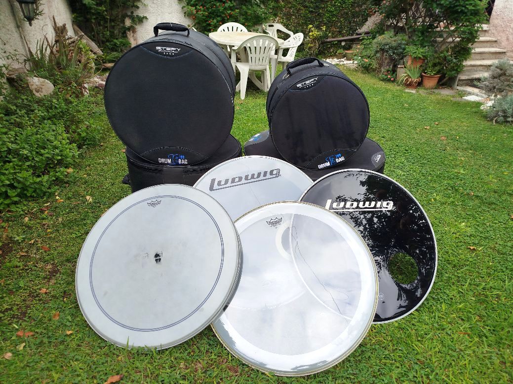 LUDWIG Classic Maple 26", 13", 16", 18" Green Sparkle. Usata.