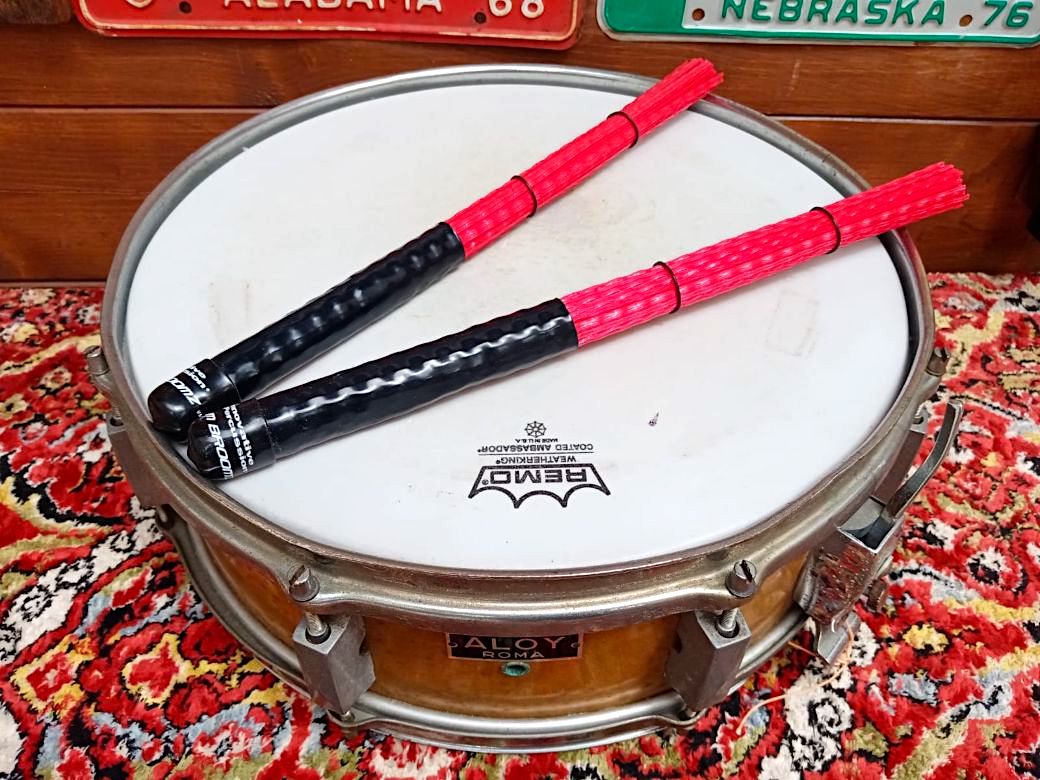 INNOVATIVE PERCUSSION BMZ-1 Slim Broomz.