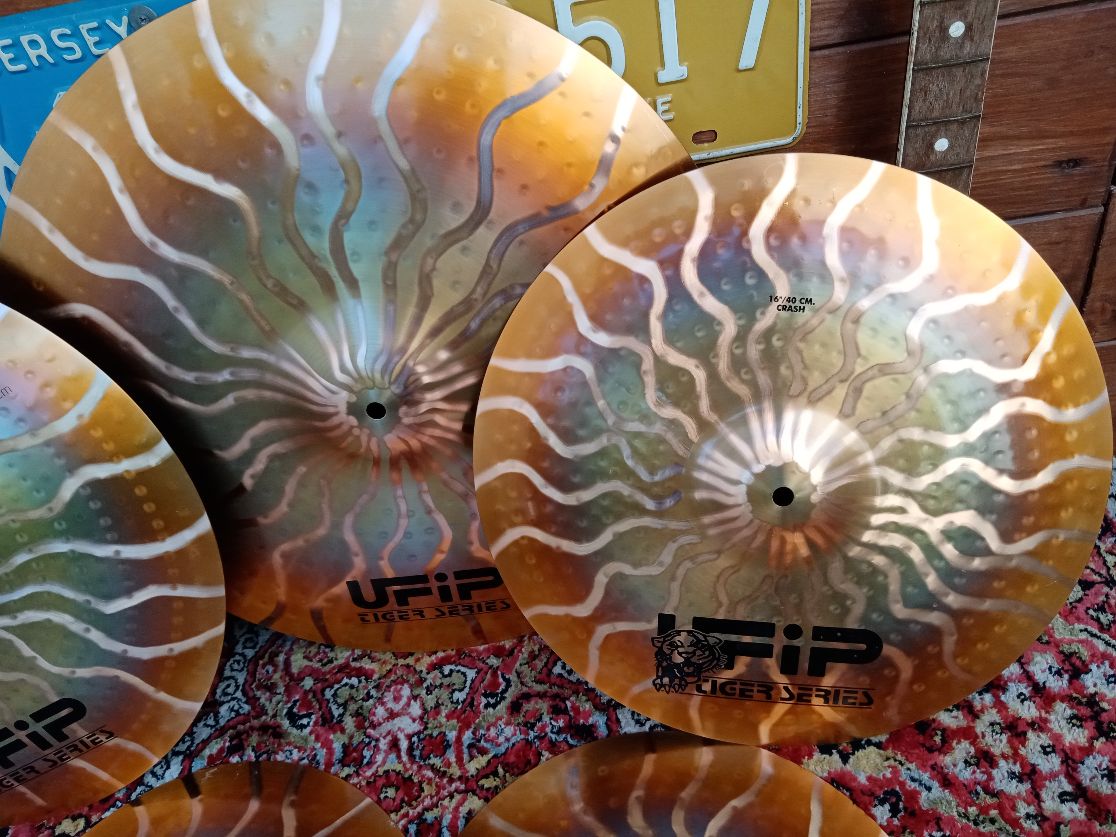 UFIP Tiger Set 14" Hi Hat, 16" e 18" Crash, 20" Ride.