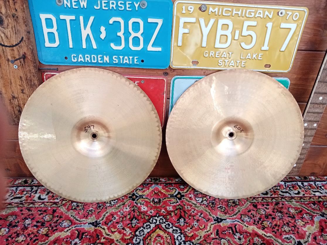 PAISTE Dixie 14” Medium Thin hi hat, 1975. Vintage.