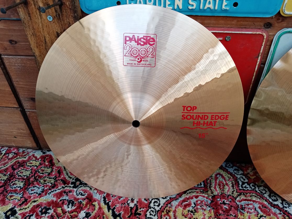 PAISTE 2002 15" Sound Edge hi hat.