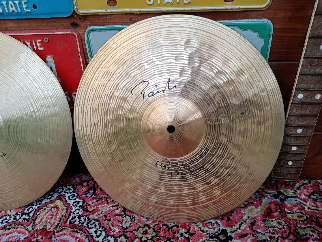 PAISTE Signature 14" Dark Crisp Hi Hat, Used.