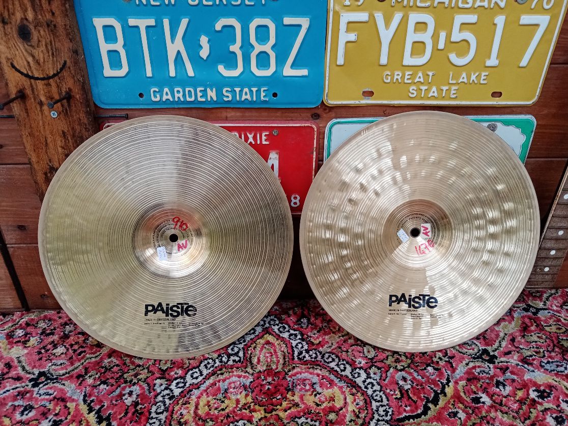 PAISTE Signature 14" Dark Crisp Hi Hat, Used.