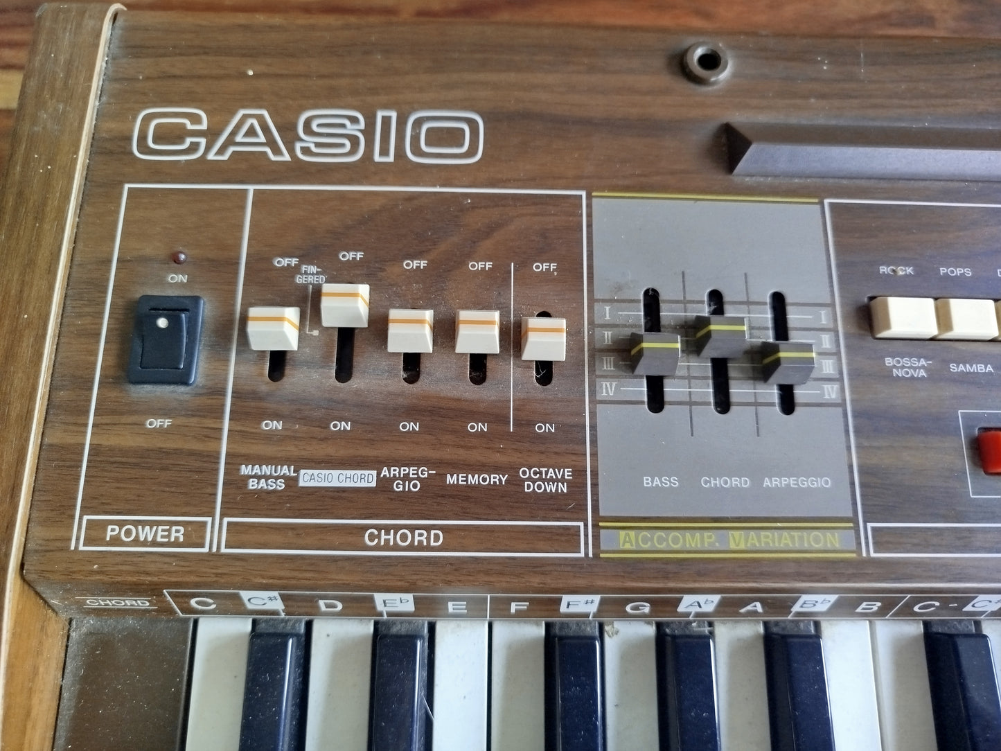CASIOTONE 405 analog synth 1980s.