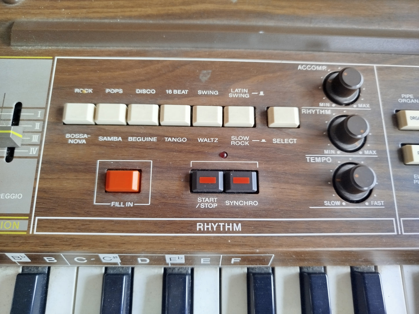 CASIOTONE 405 analog synth 1980s.