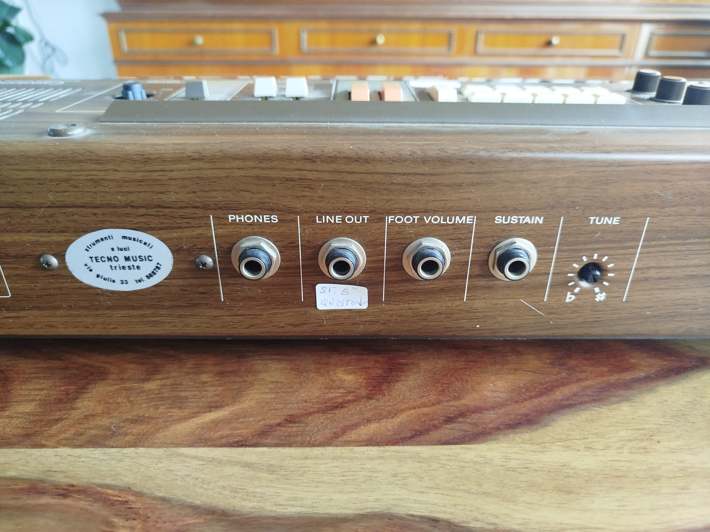 CASIOTONE 405 analog synth 1980s.