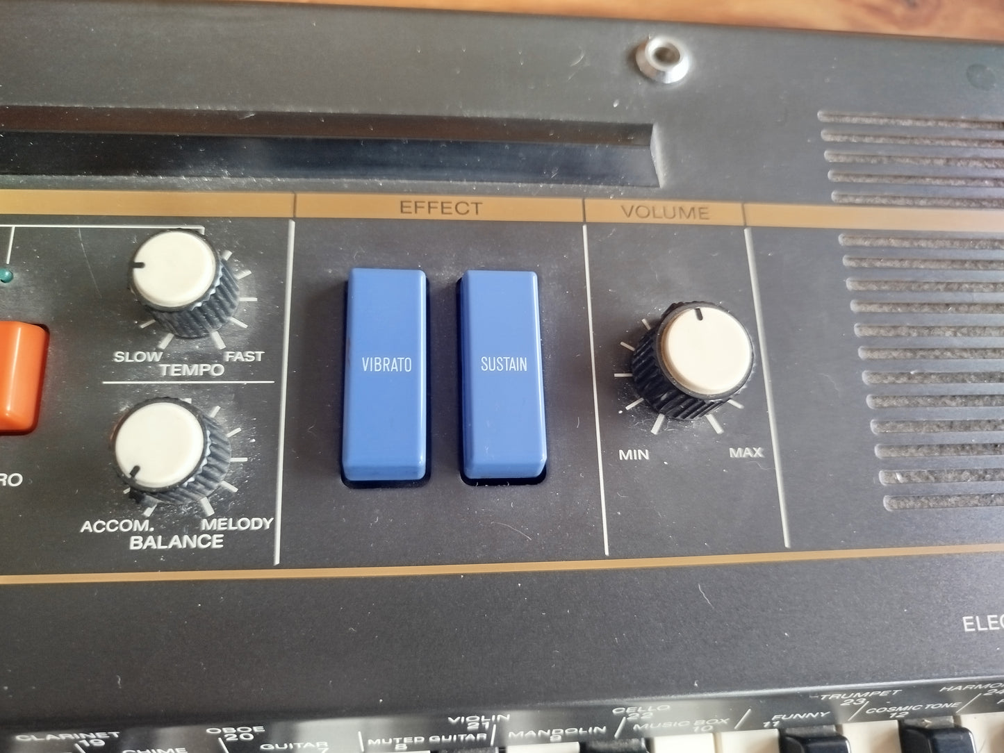 CASIOTONE 403, analog synth 1982.