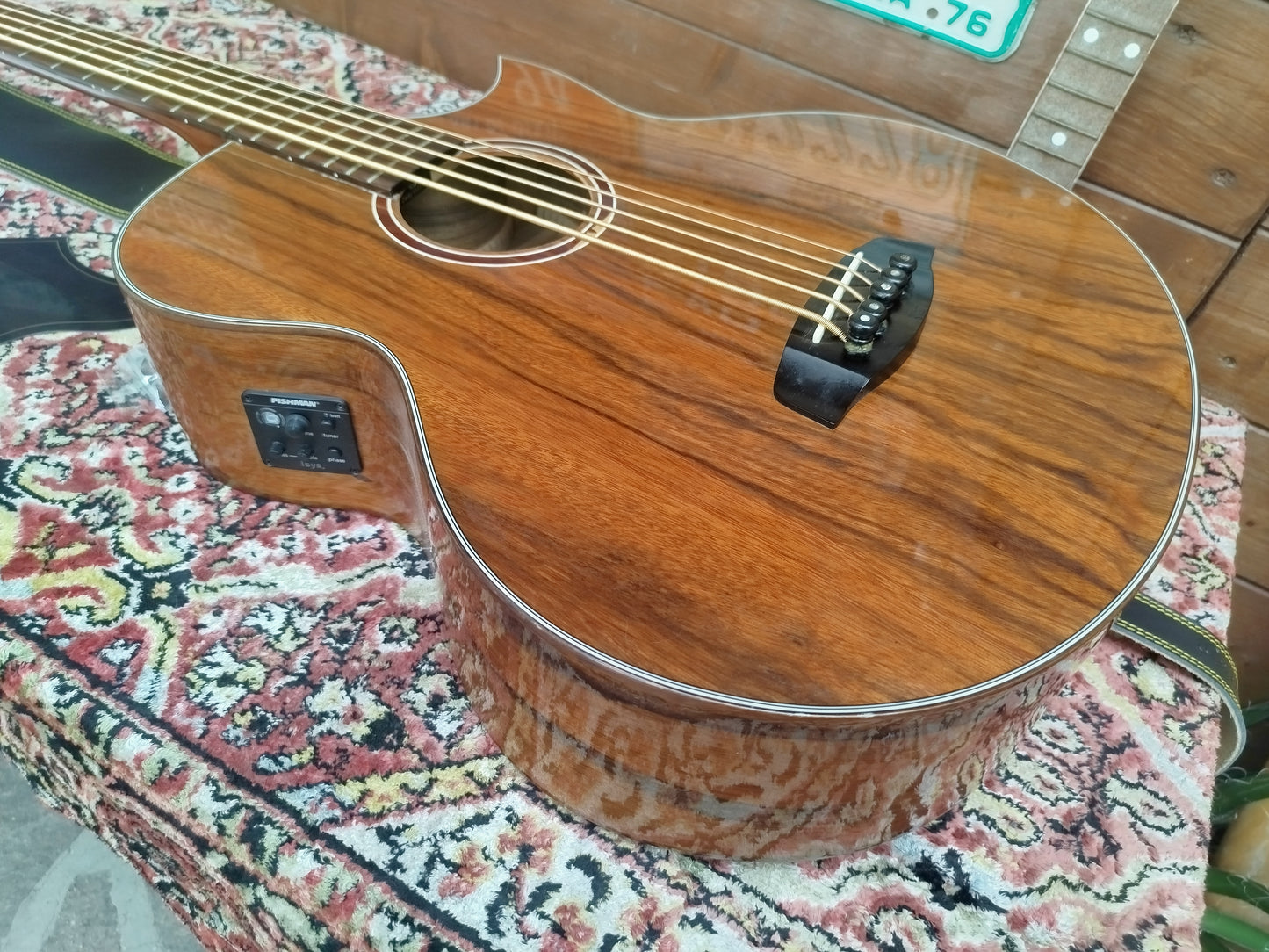 ORTEGA D3C-5 acoustic bass, usato.