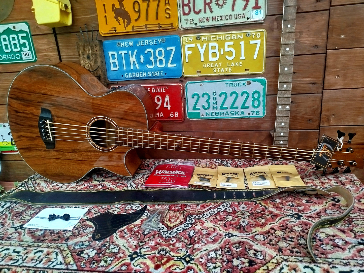ORTEGA D3C-5 acoustic bass, usato.