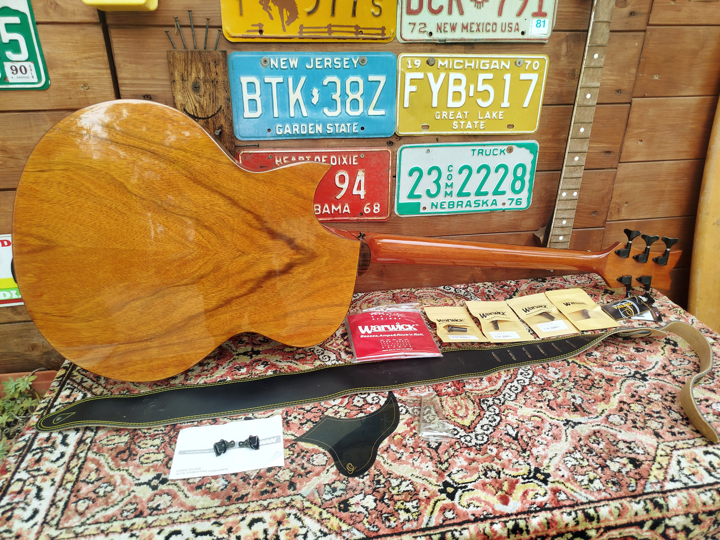 ORTEGA D3C-5 acoustic bass, usato.
