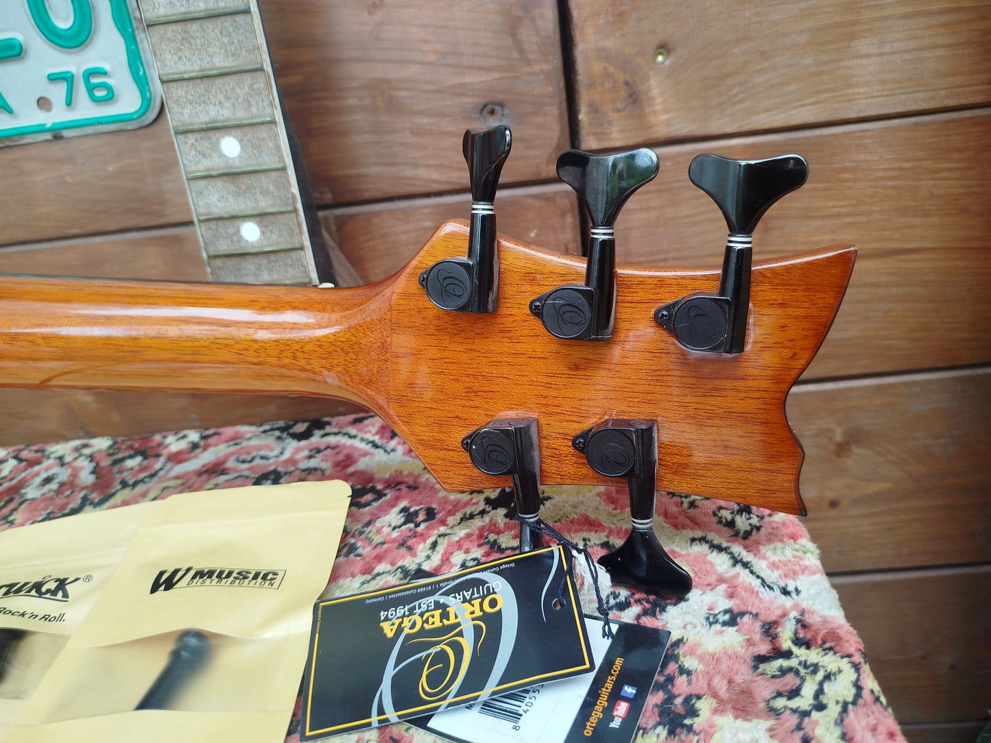 ORTEGA D3C-5 acoustic bass, usato.