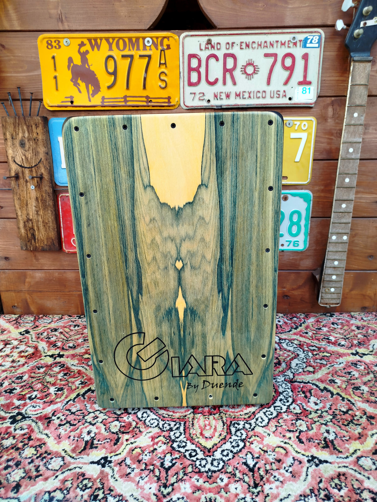 GIARA by Duende cajon Ziricote Green.