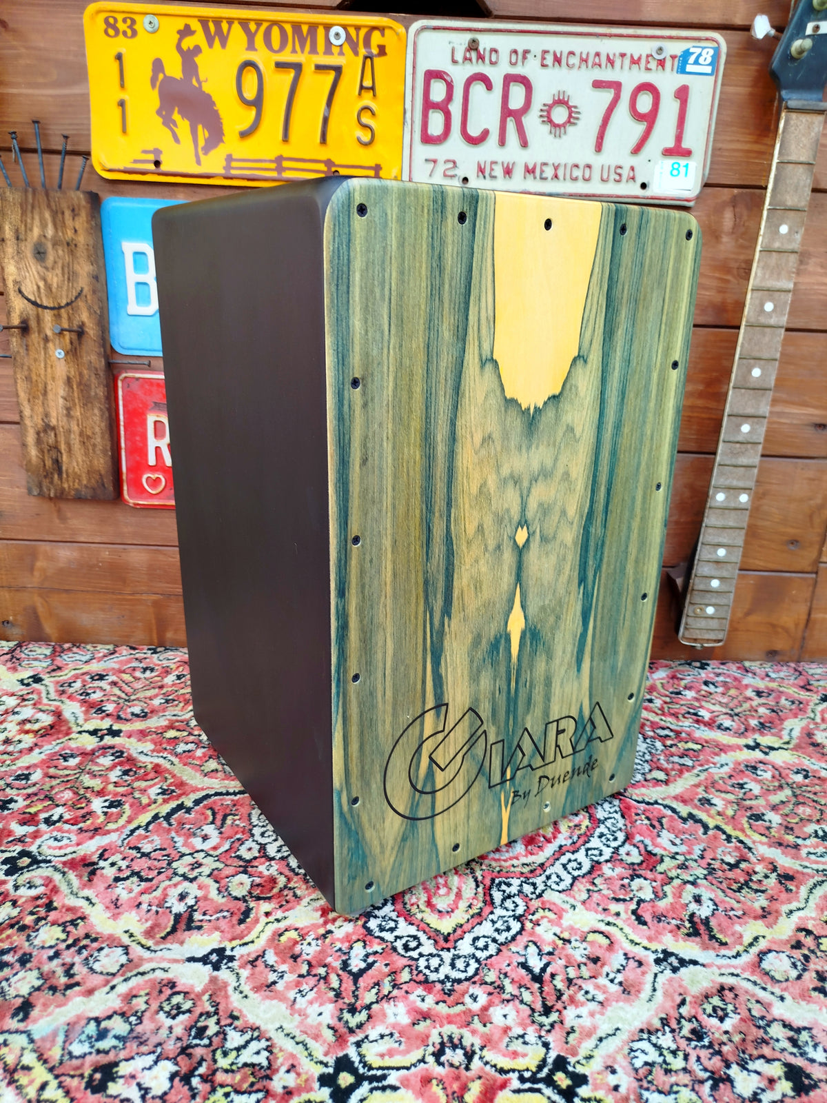 GIARA by Duende cajon Ziricote Green.