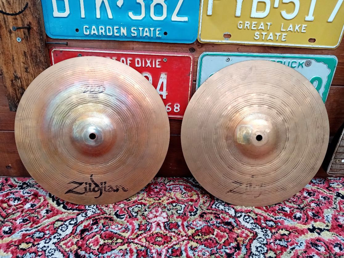 ZILDJIAN ZBT 13" hi hat, used.