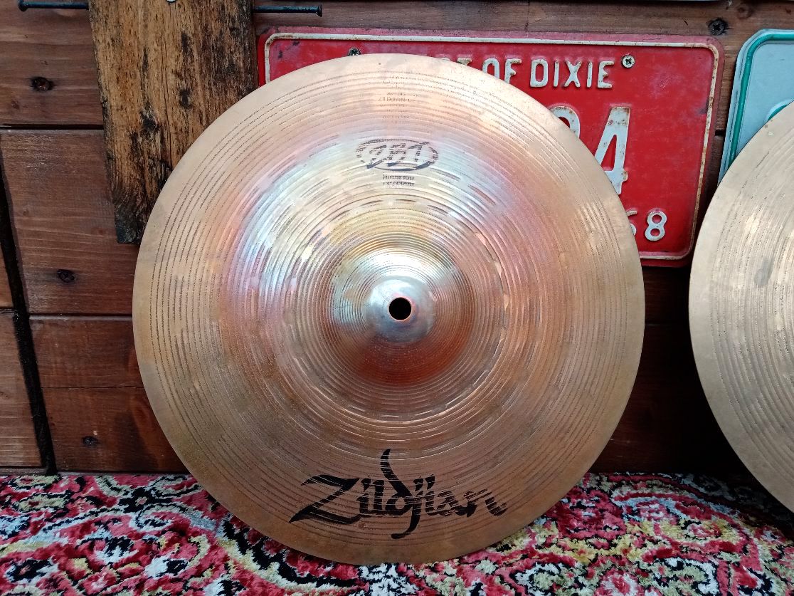 ZILDJIAN ZBT 13" hi hat, used.