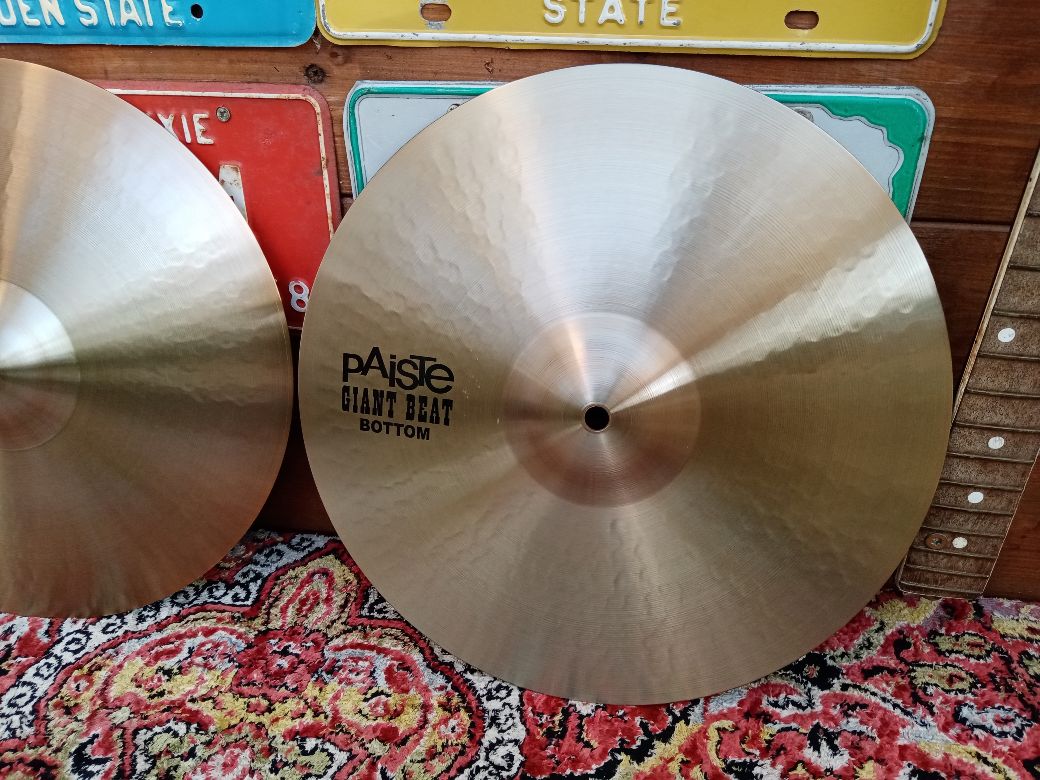 PAISTE Giant Beat 14” hi hat.