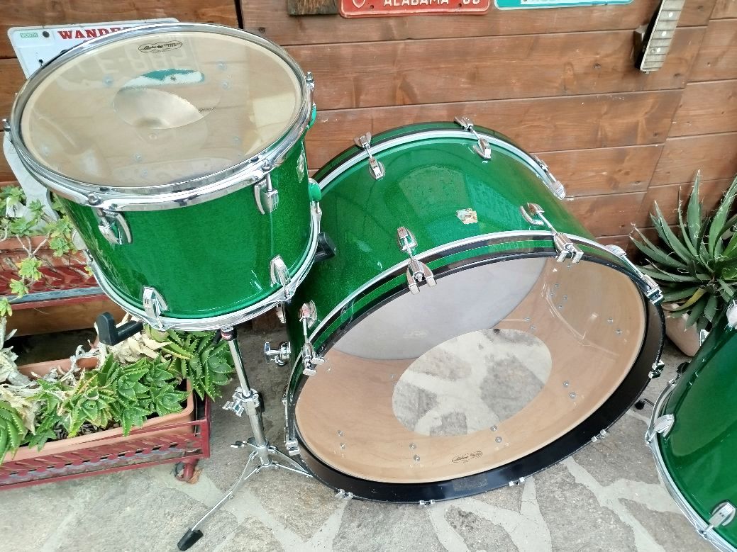 LUDWIG Classic Maple 26", 13", 16", 18" Green Sparkle. Usata.