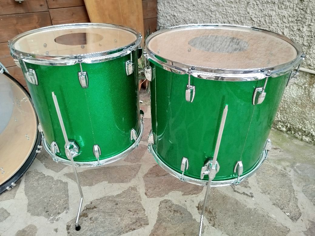 LUDWIG Classic Maple 26", 13", 16", 18" Green Sparkle. Usata.