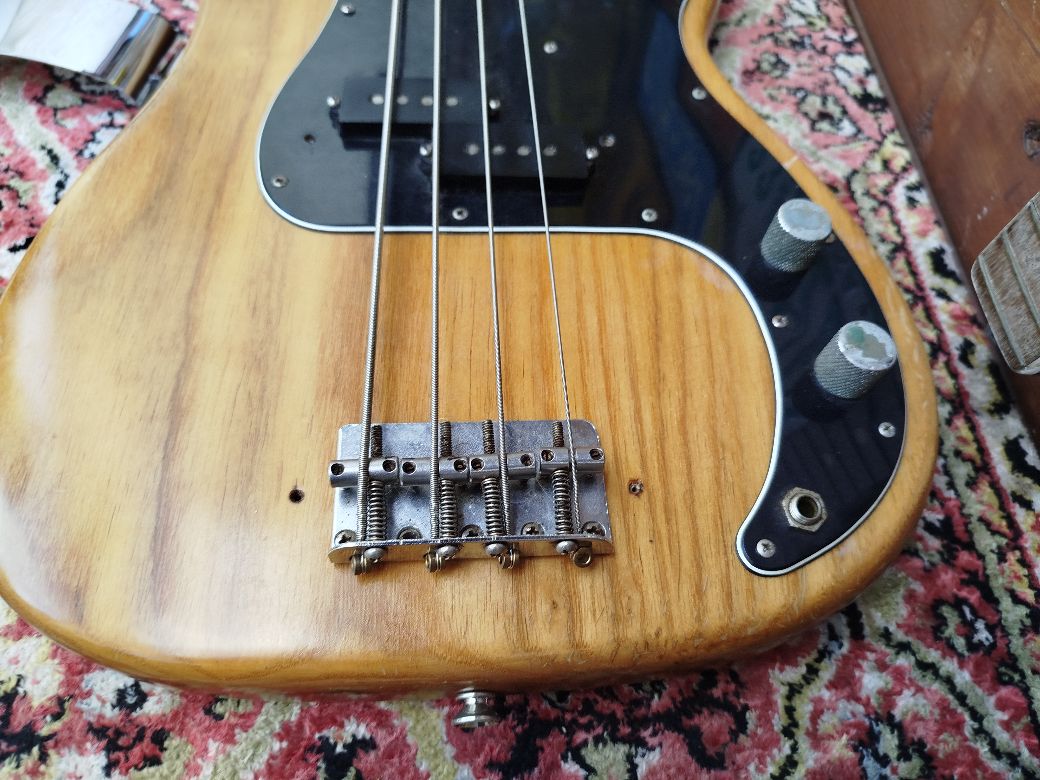 FENDER Precision 1978.
