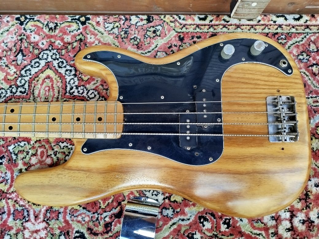 FENDER Precision 1978.