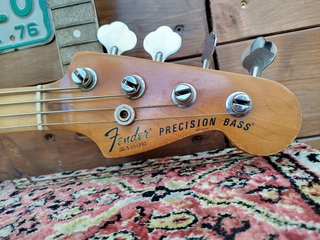 FENDER Precision 1978.