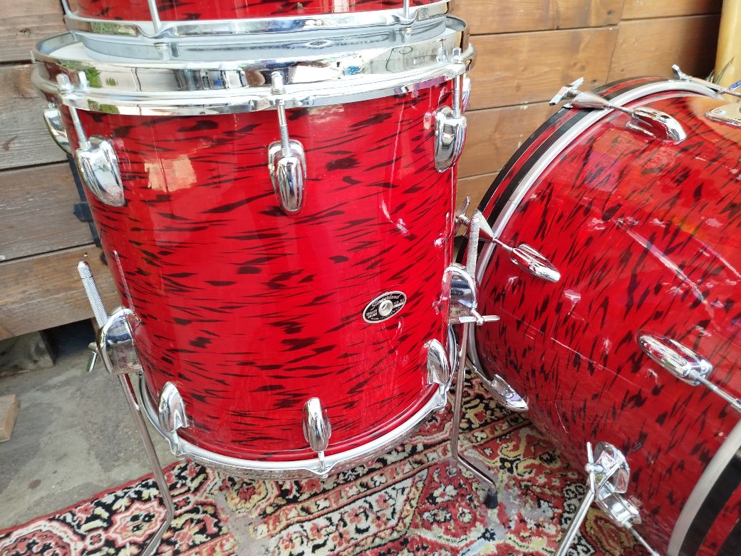 SLINGERLAND Modern Jazz Outfit, Red Tiger Pearl. 1973.