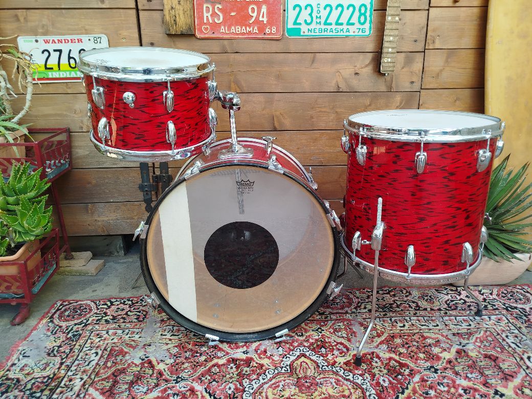 SLINGERLAND Modern Jazz Outfit, Red Tiger Pearl. 1973.